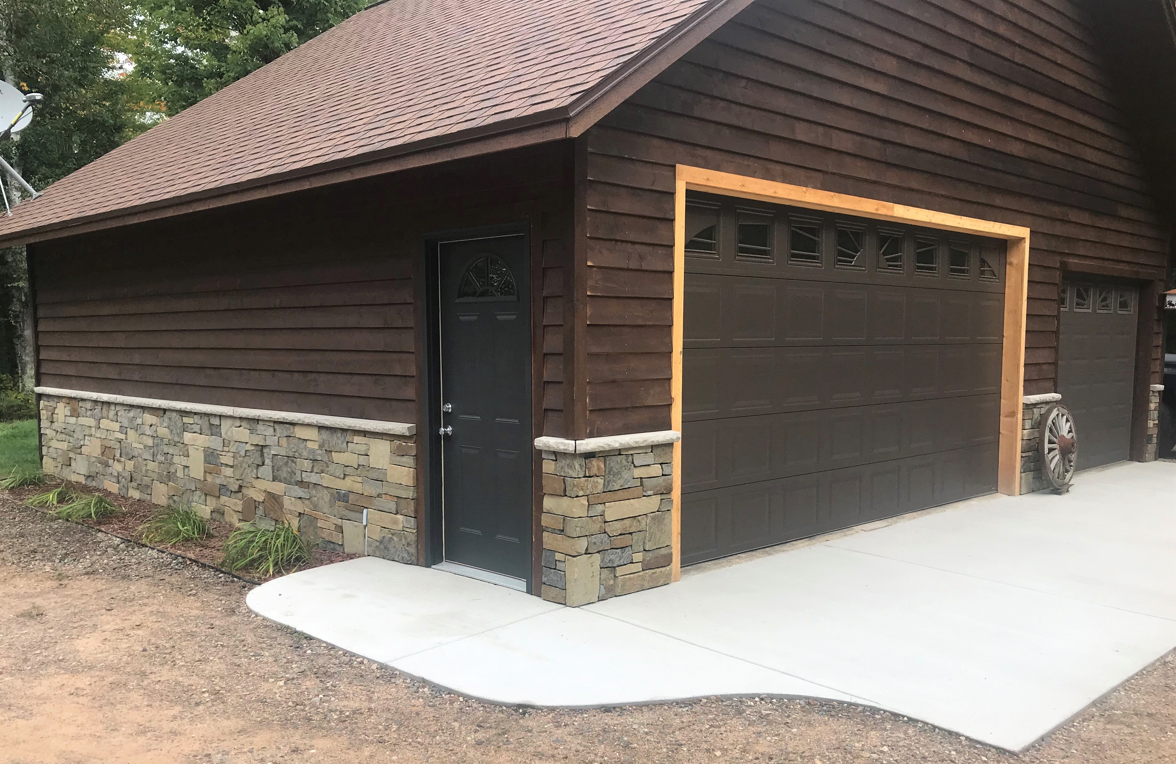 Edwards Bucks Creek Ashlar Exterior